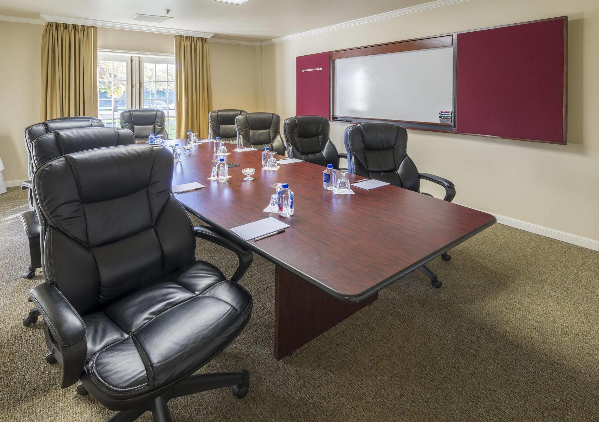 Cooper Conference Center & 3*