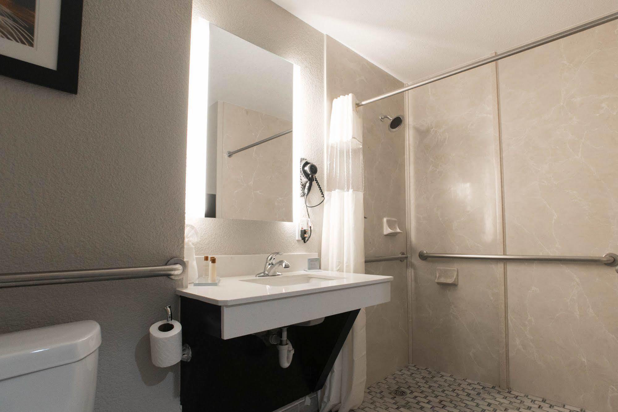 Wingate By Wyndham Field 3*
