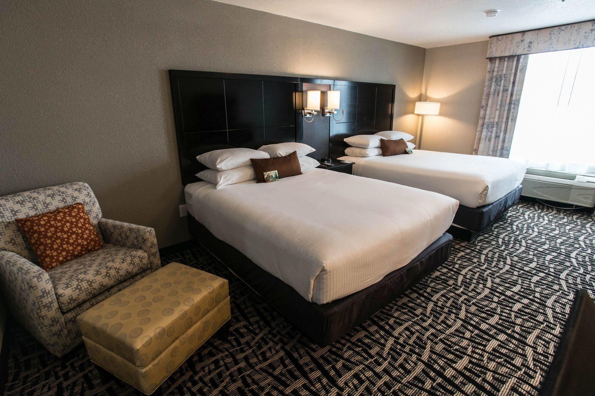 Wingate By Wyndham Field Dallas