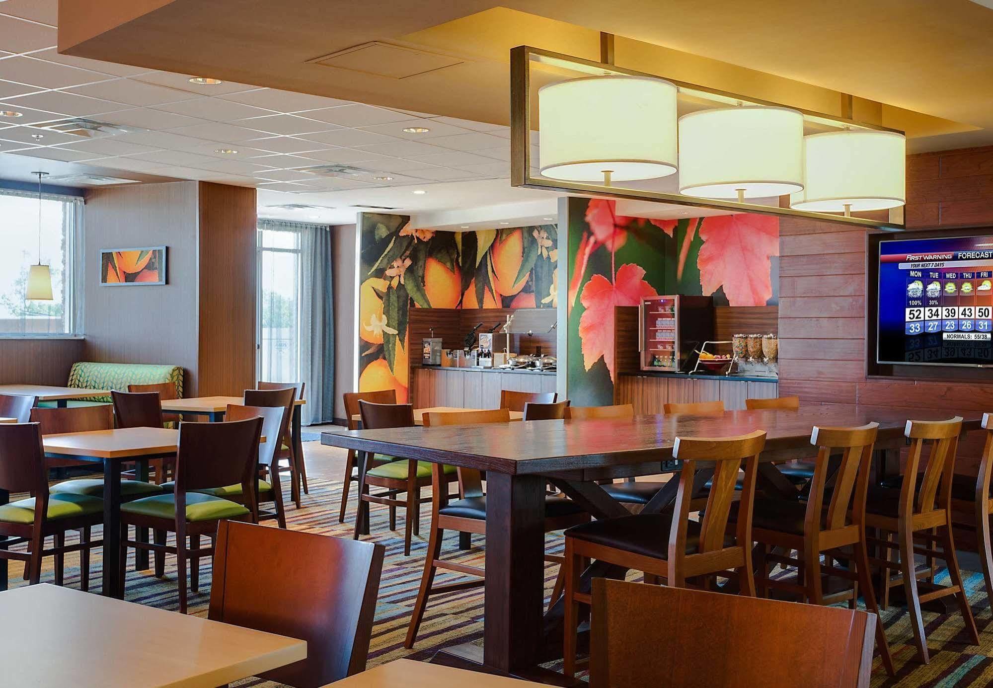 Fairfield & By Marriott West/i-30 Hotel Dallas