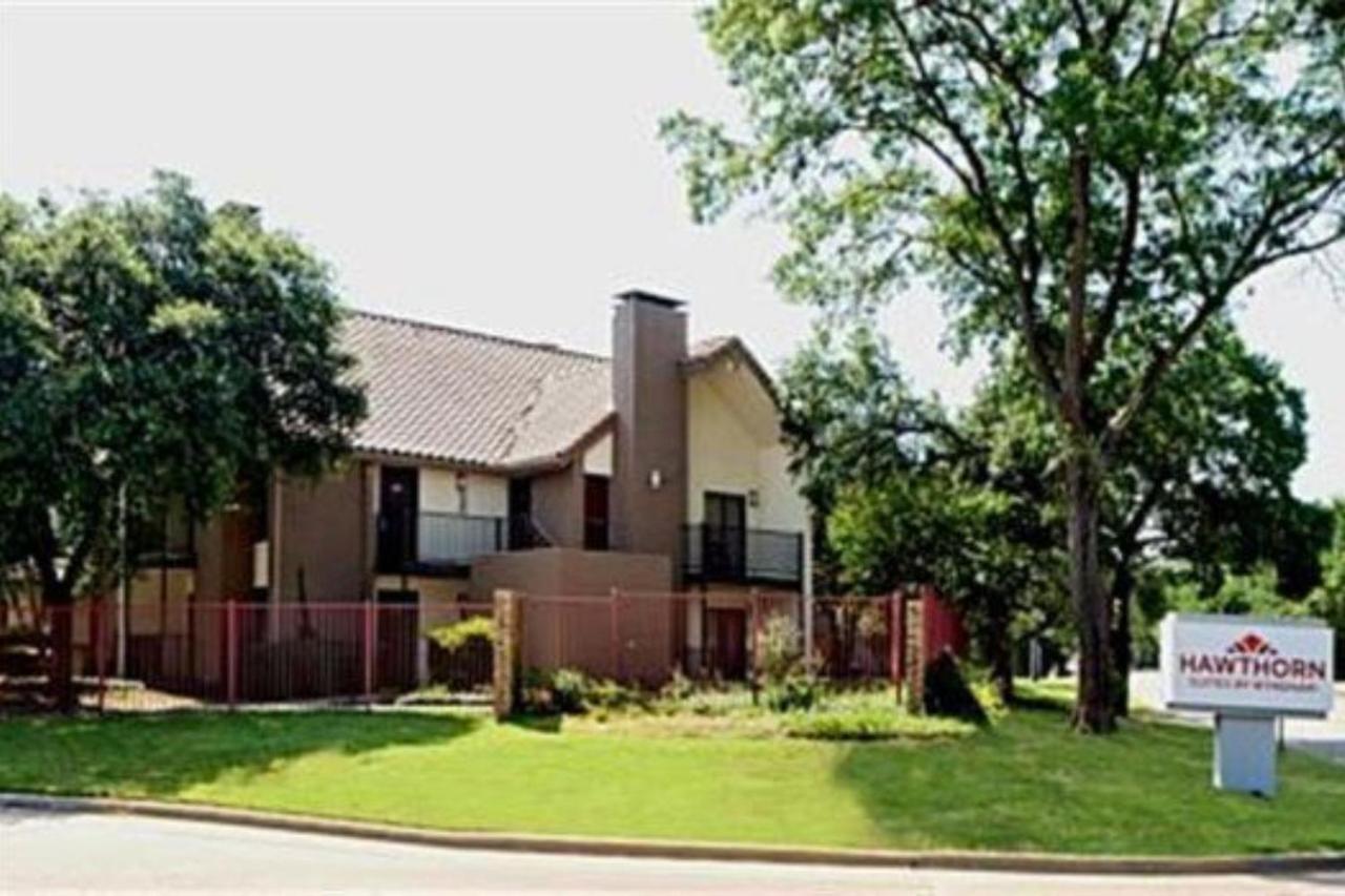 Hotel Hawthorn Field
