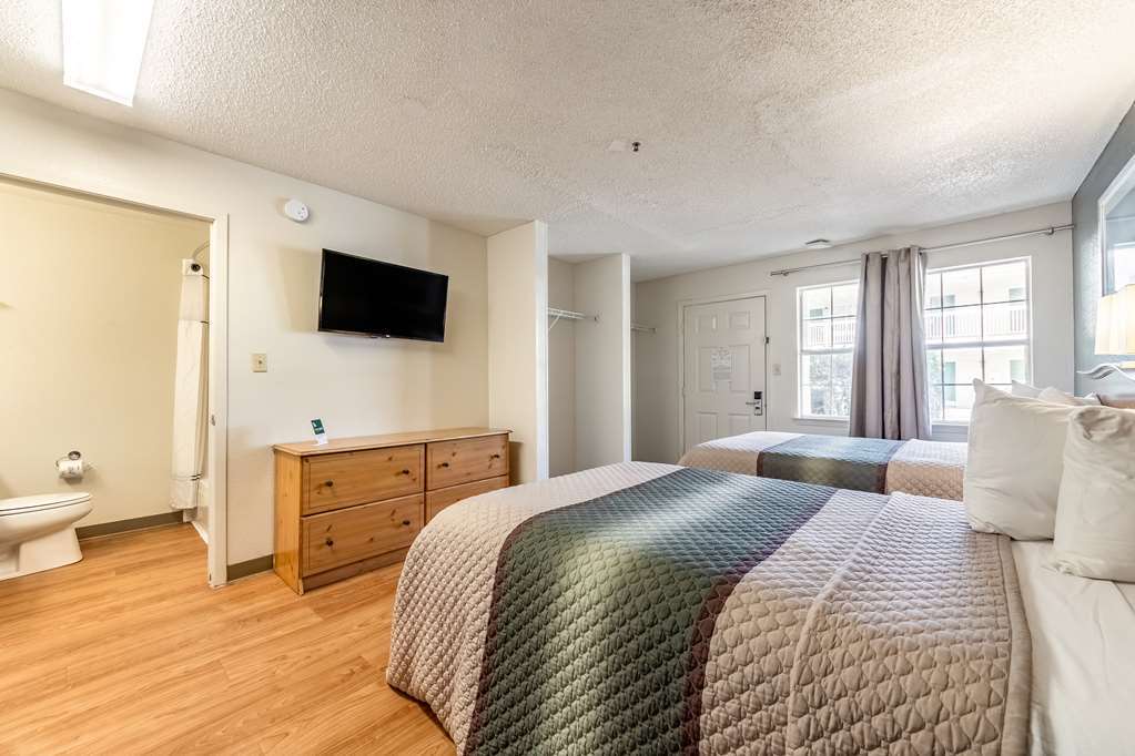 Hometowne - North Addison Tollway Hotel *