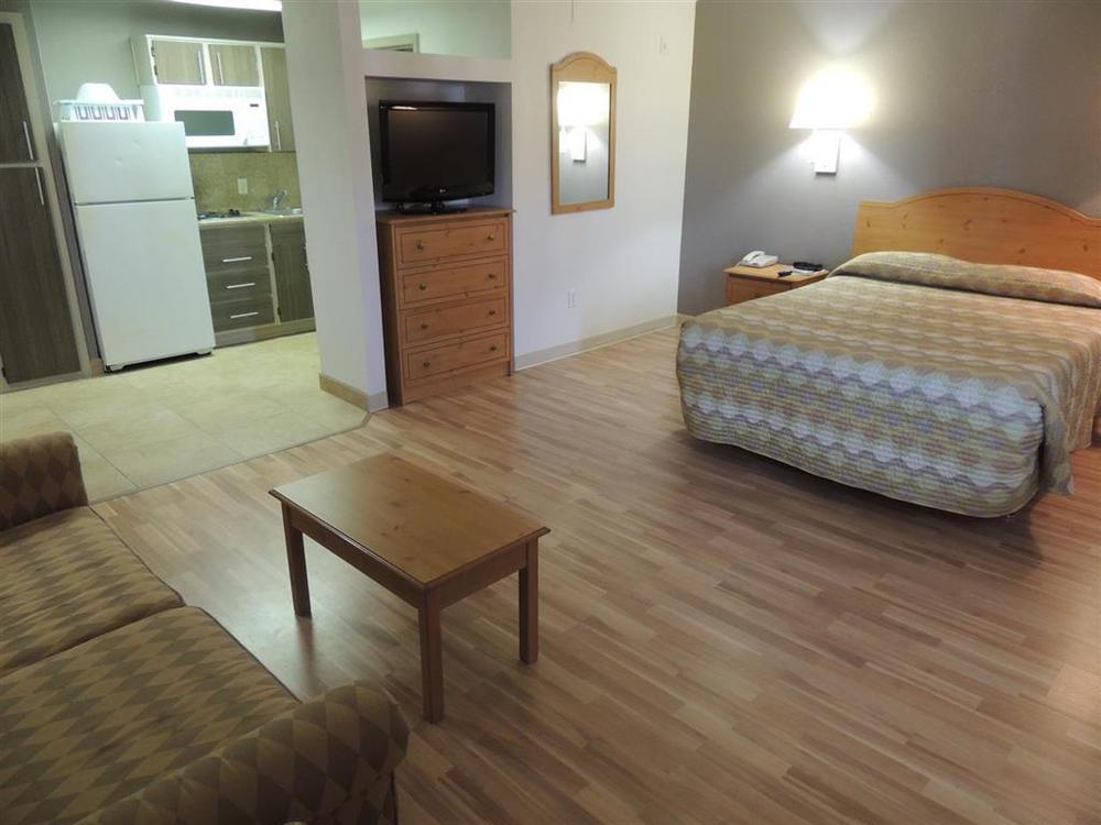 6-dallas, Tx - Forest Lane Hotel