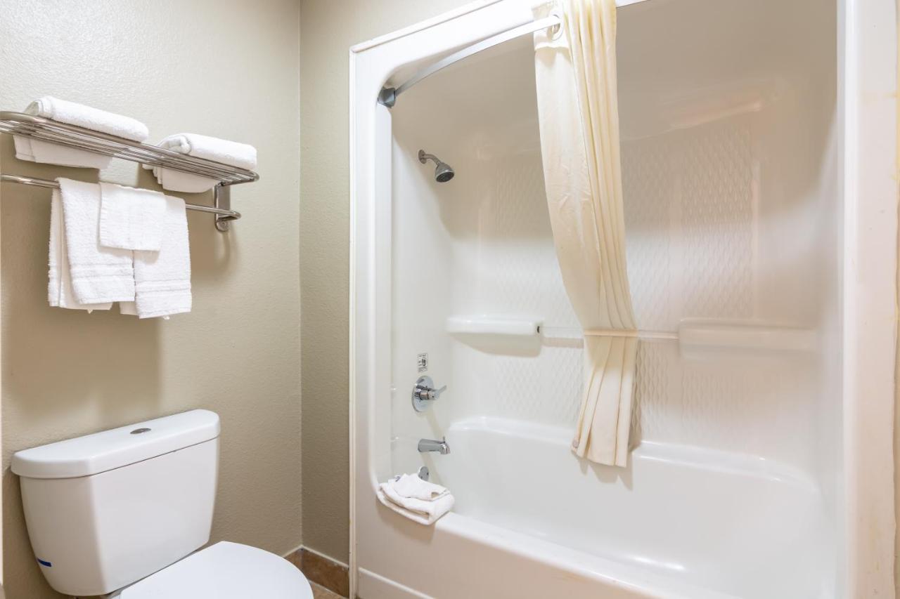 Super 8 East Near Fair Park Downtown 2* Dallas
