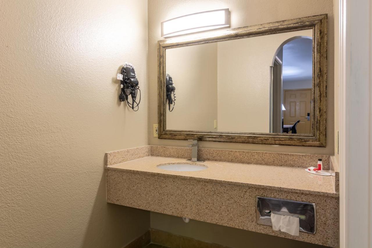 Super 8 East Near Fair Park Downtown Hotel Dallas