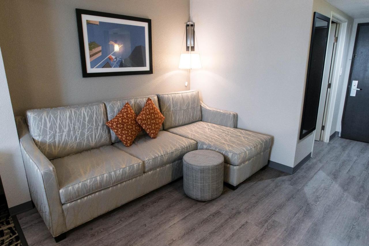 Hotel Wingate By Wyndham Field