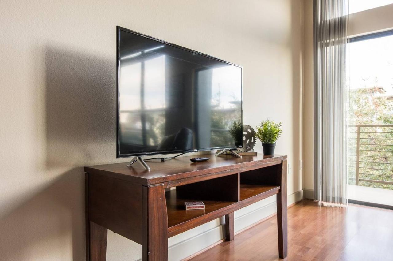 Apartment Frontdesk 2525 Reagan St Apts Uptown Dallas