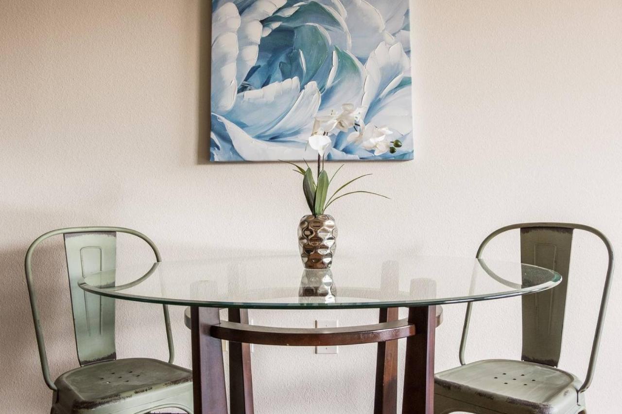 Frontdesk 2525 Reagan St Apts Uptown Apartment *