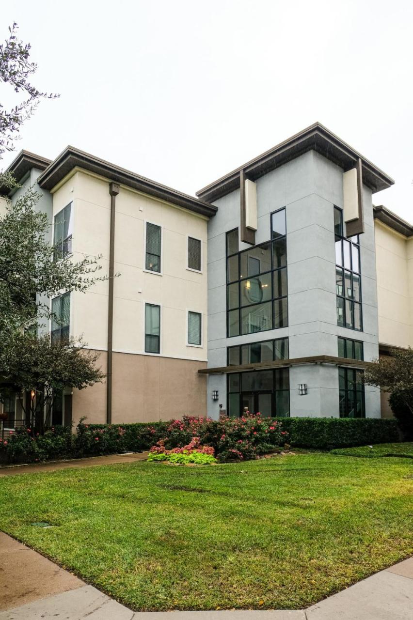 Frontdesk 2525 Reagan St Apts Uptown *