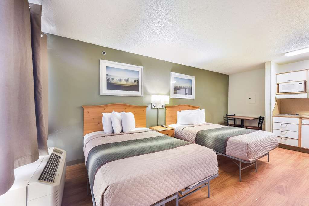 Hometowne - North Addison Tollway Hotel *