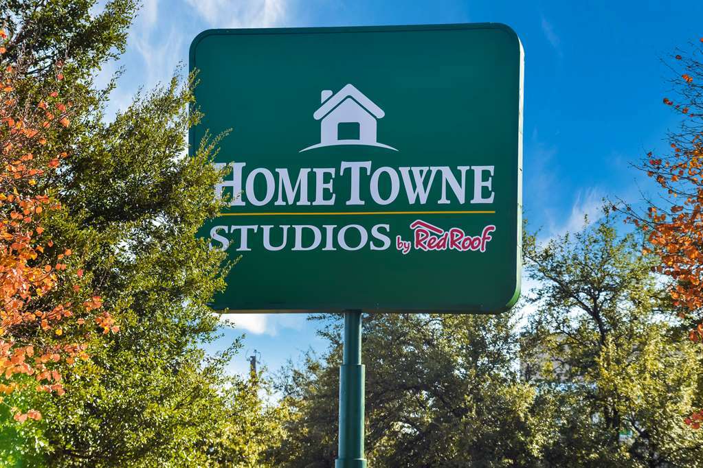 Hometowne - North Addison Tollway Hotel Dallas