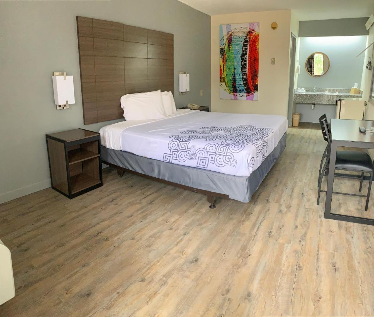 Field Hotel Dallas