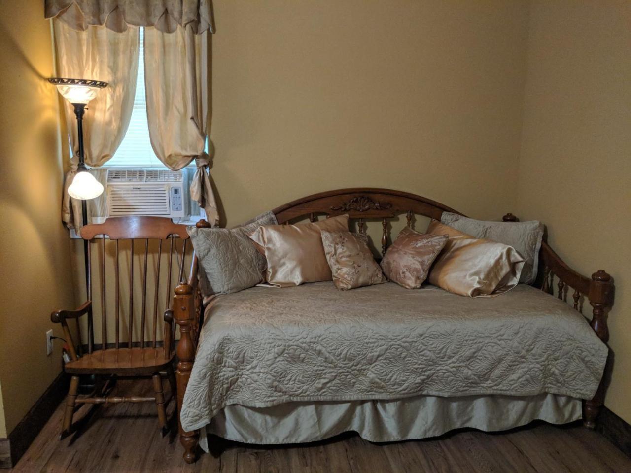 Bed & Breakfast Alla's Historical Bed And Breakfast, Spa And Cabana