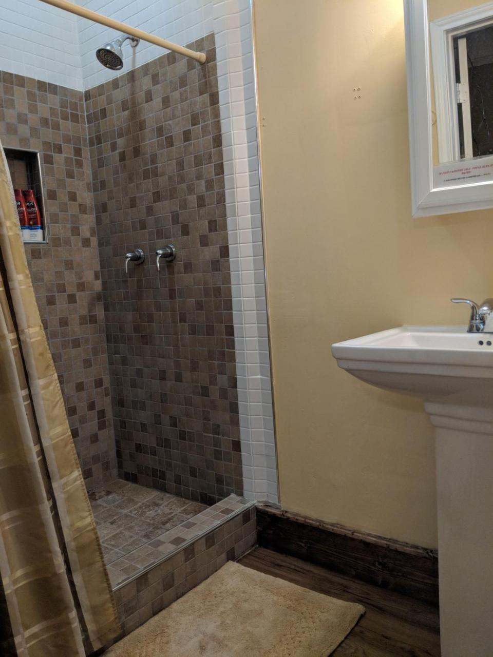 Alla's Historical Bed And Breakfast, Spa And Cabana Dallas