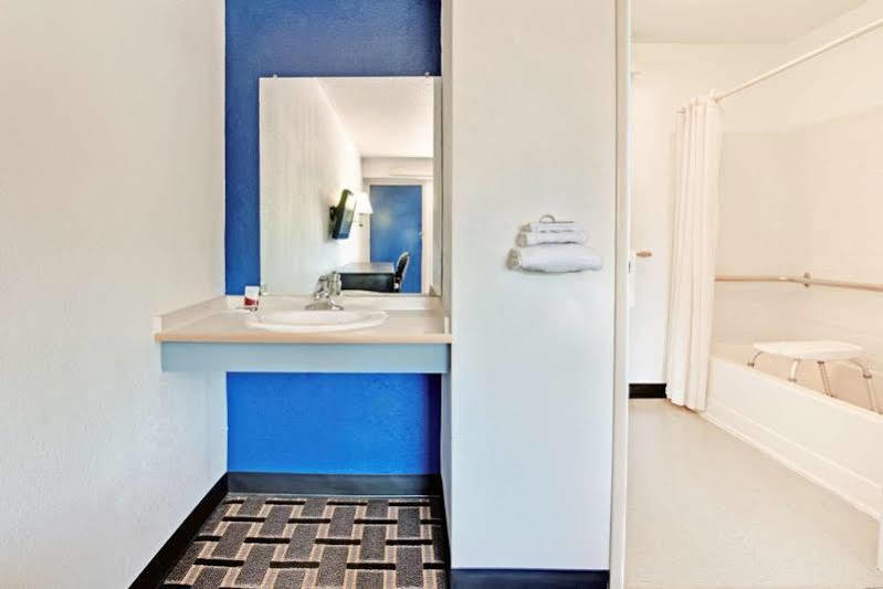 Field Hotel Dallas