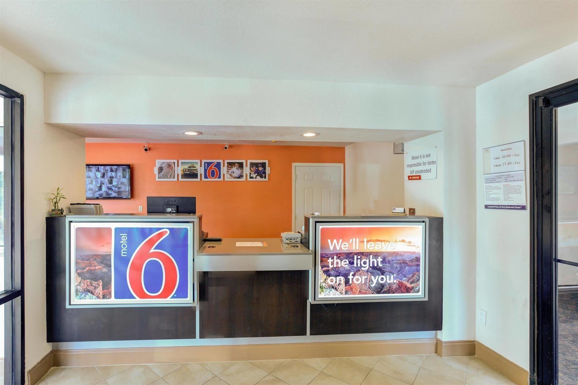 Hotel 6-dallas, Tx - South