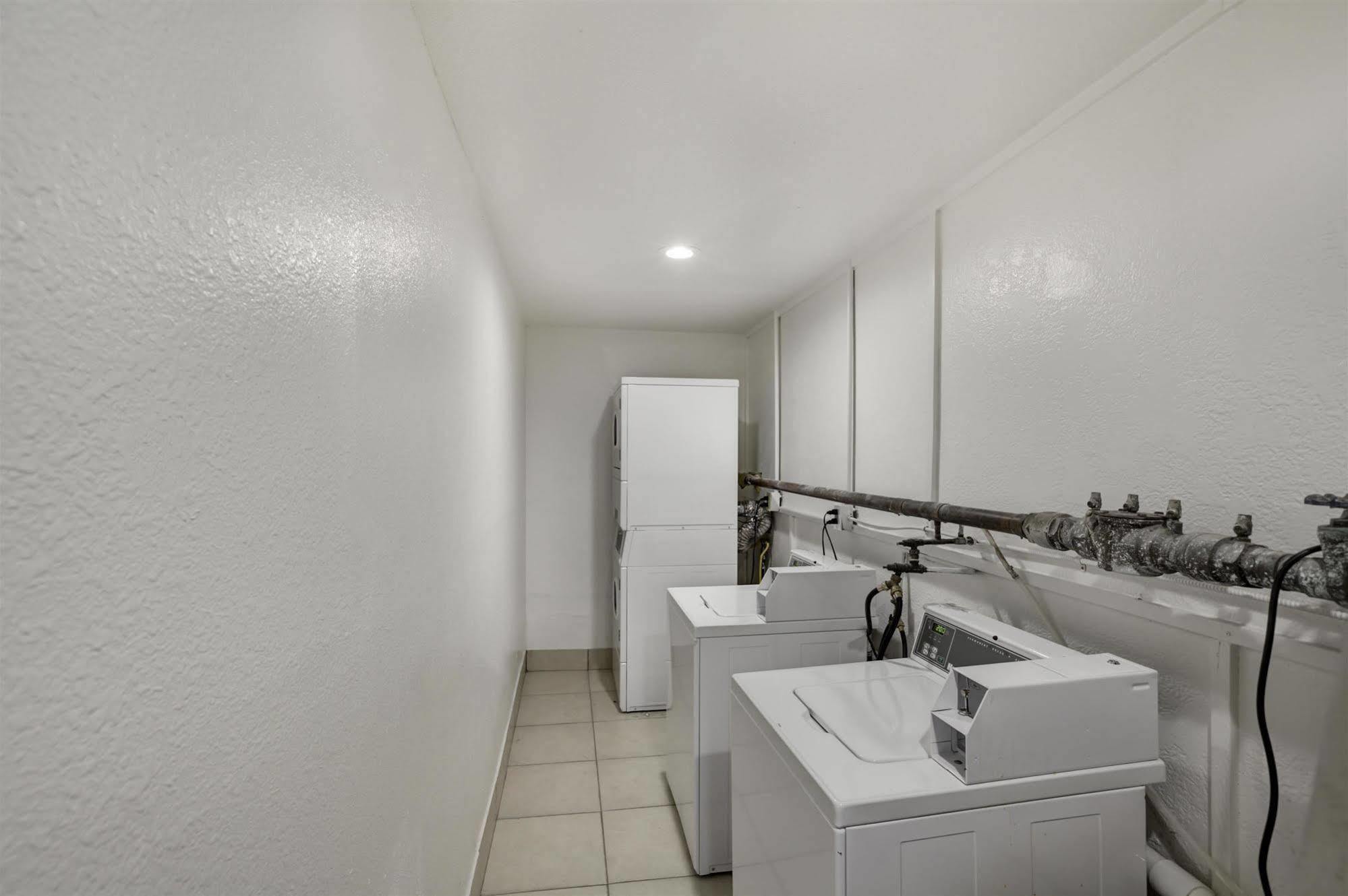 Hotel 6-dallas, Tx - South 2*