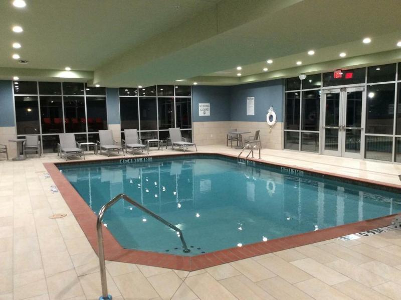Express & - Nw Hwy - Field By Ihg Hotel