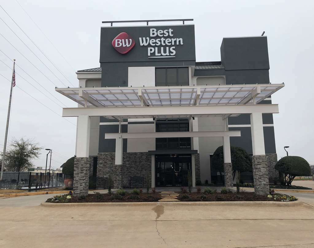 Comfort North Field Airport Inn 4*