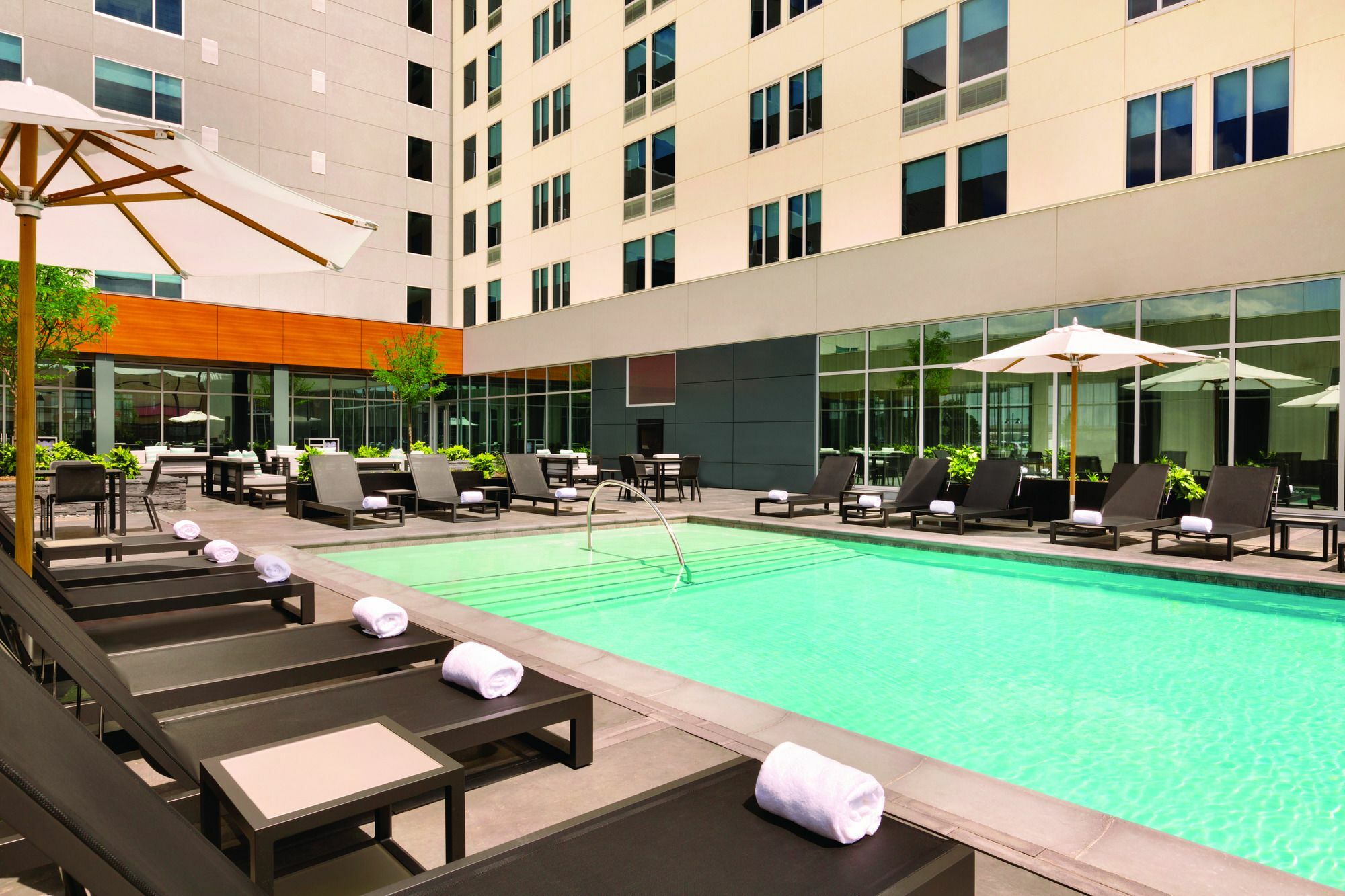 Hotel Element Love Field 4*