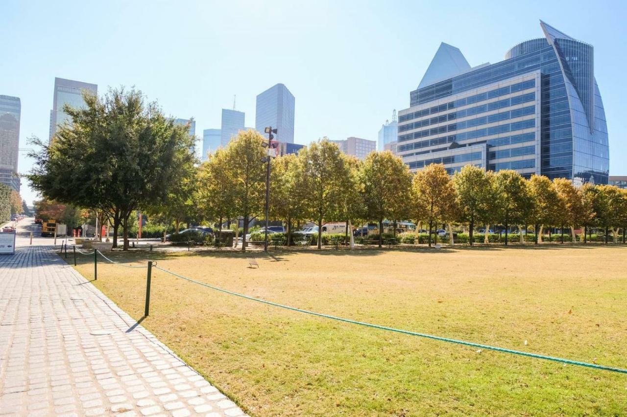 Frontdesk Uptown Downtown Dallas View Apts *