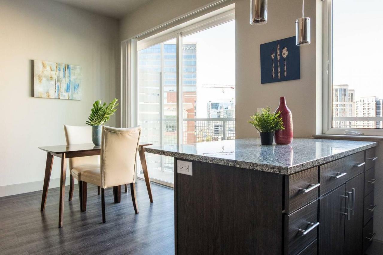 Frontdesk Uptown Downtown Dallas View Apts * Dallas