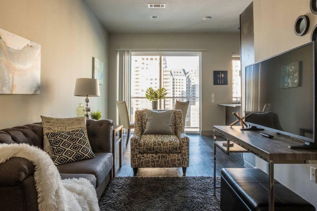Apartment Frontdesk Uptown Downtown Dallas View Apts Dallas