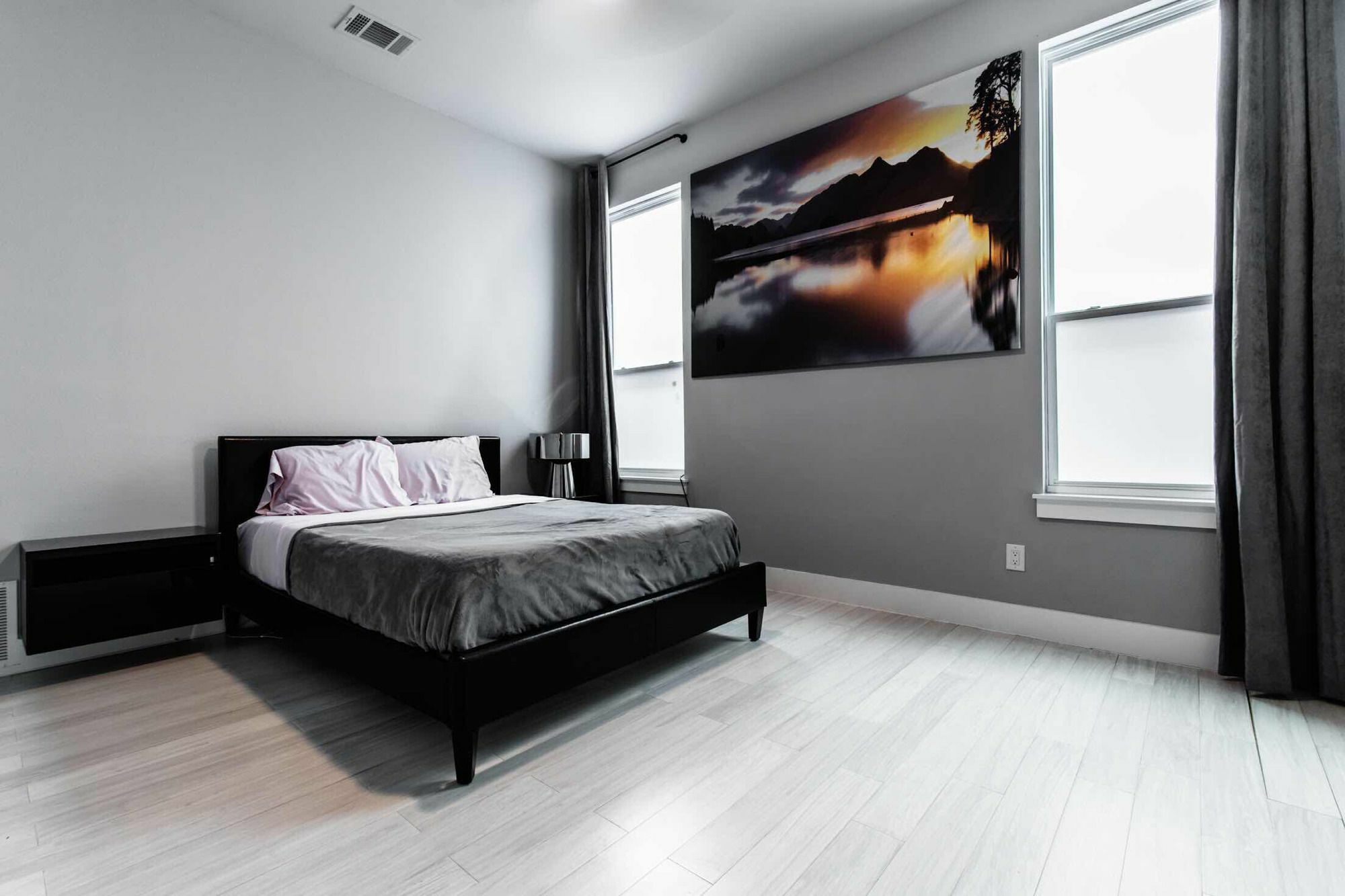 Brand New Townhouse Next To Downtown 3* Dallas
