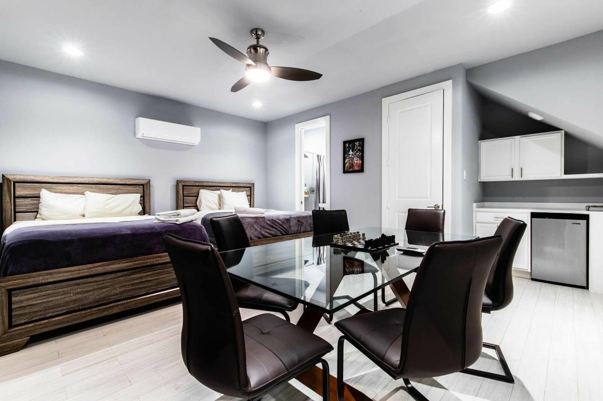 Hotel Brand New Townhouse Next To Downtown 3*
