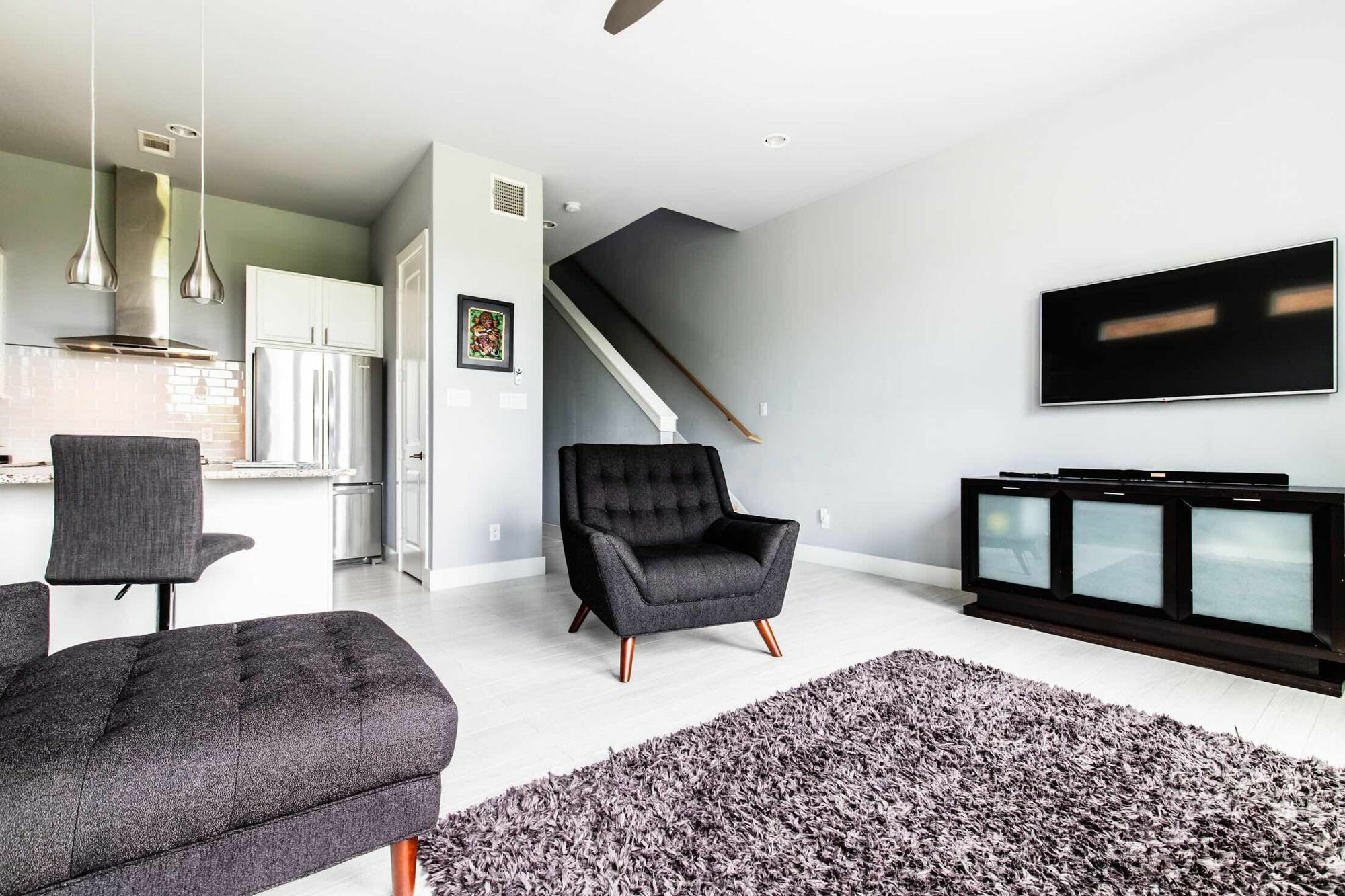 Brand New Townhouse Next To Downtown 3*