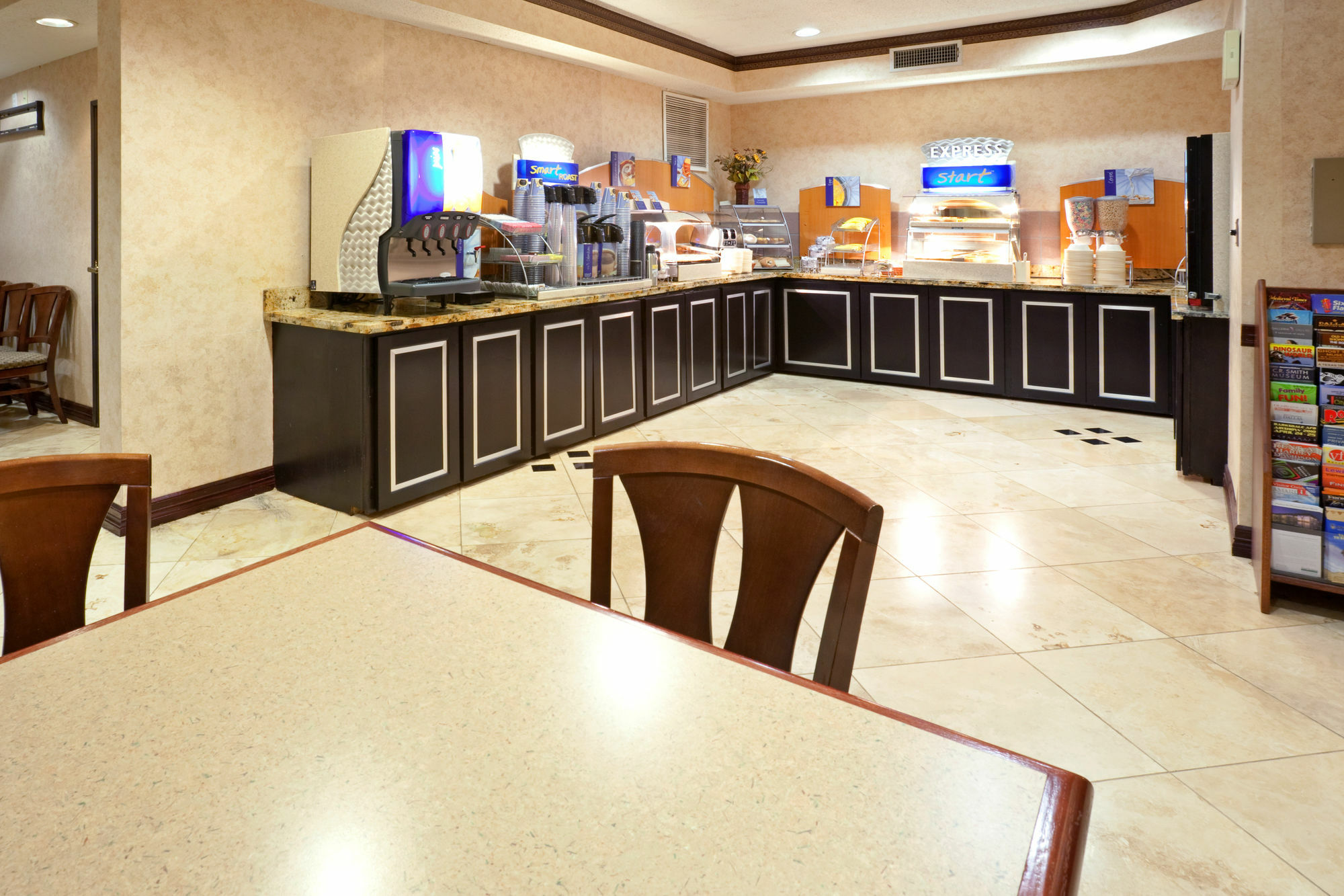 Hotel Express & - Park Northeast By Ihg 3*