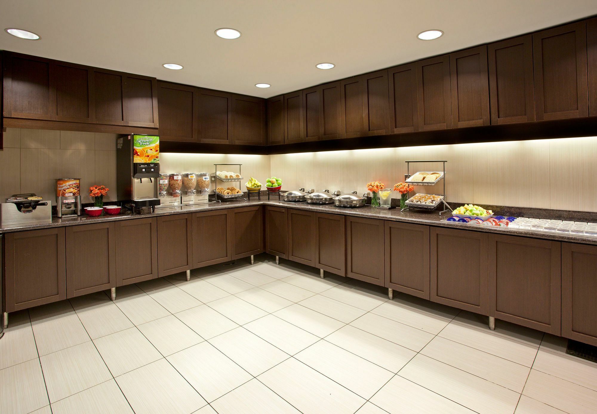 By Marriott Downtown Hotel 3*