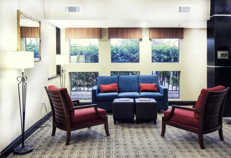 Comfort & Field-dallas Market Center Hotel 3*