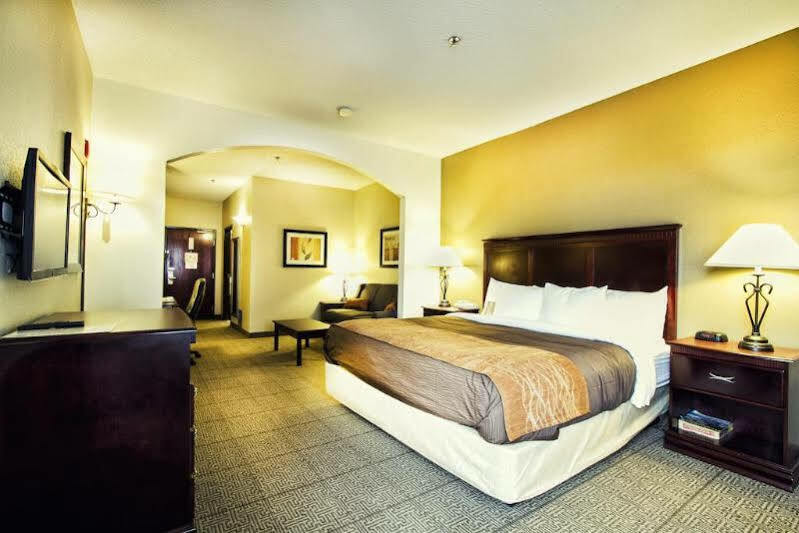 Comfort & Field-dallas Market Center 3* Dallas