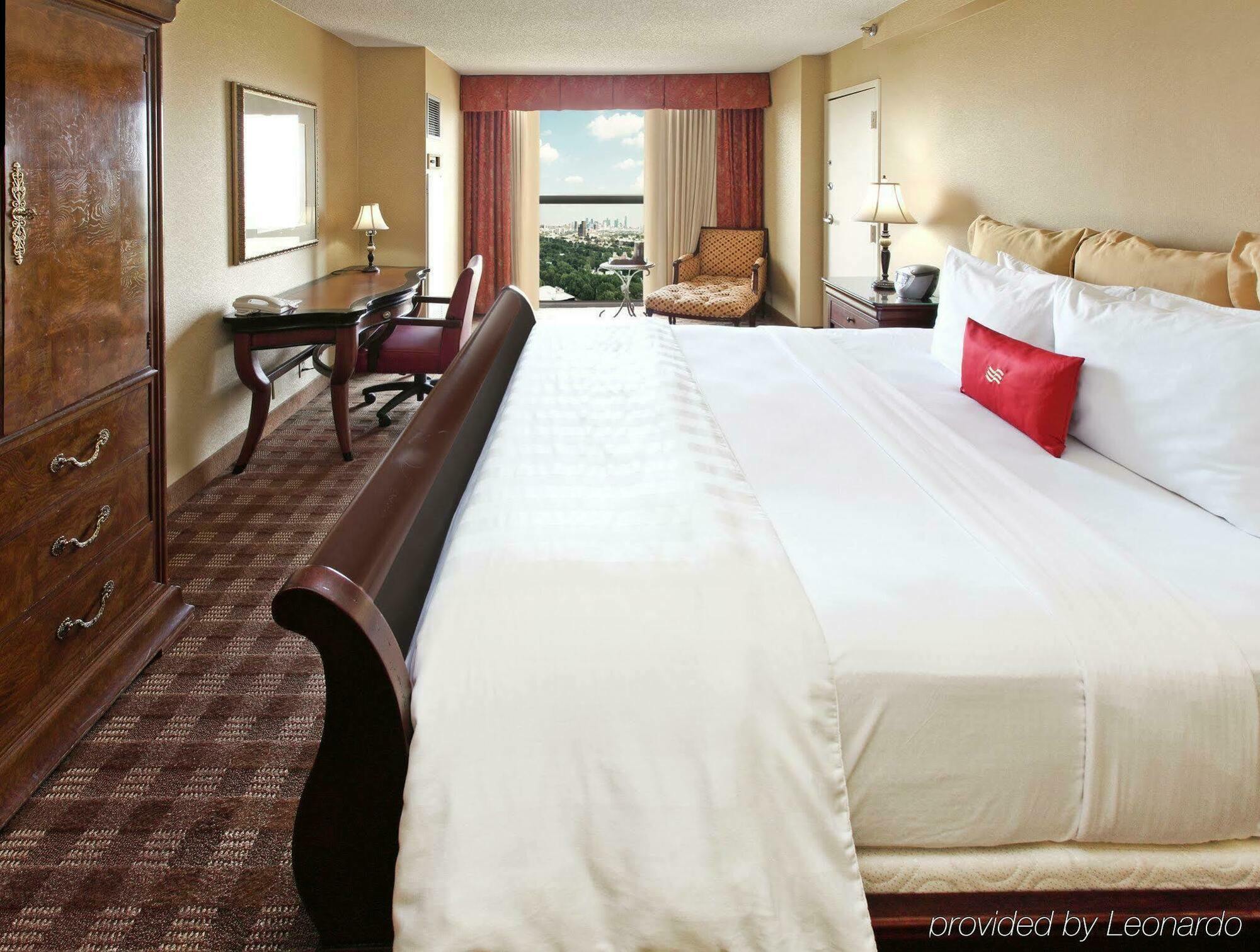 Crowne Plaza Market Ctr - Field, An Ihg Hotel