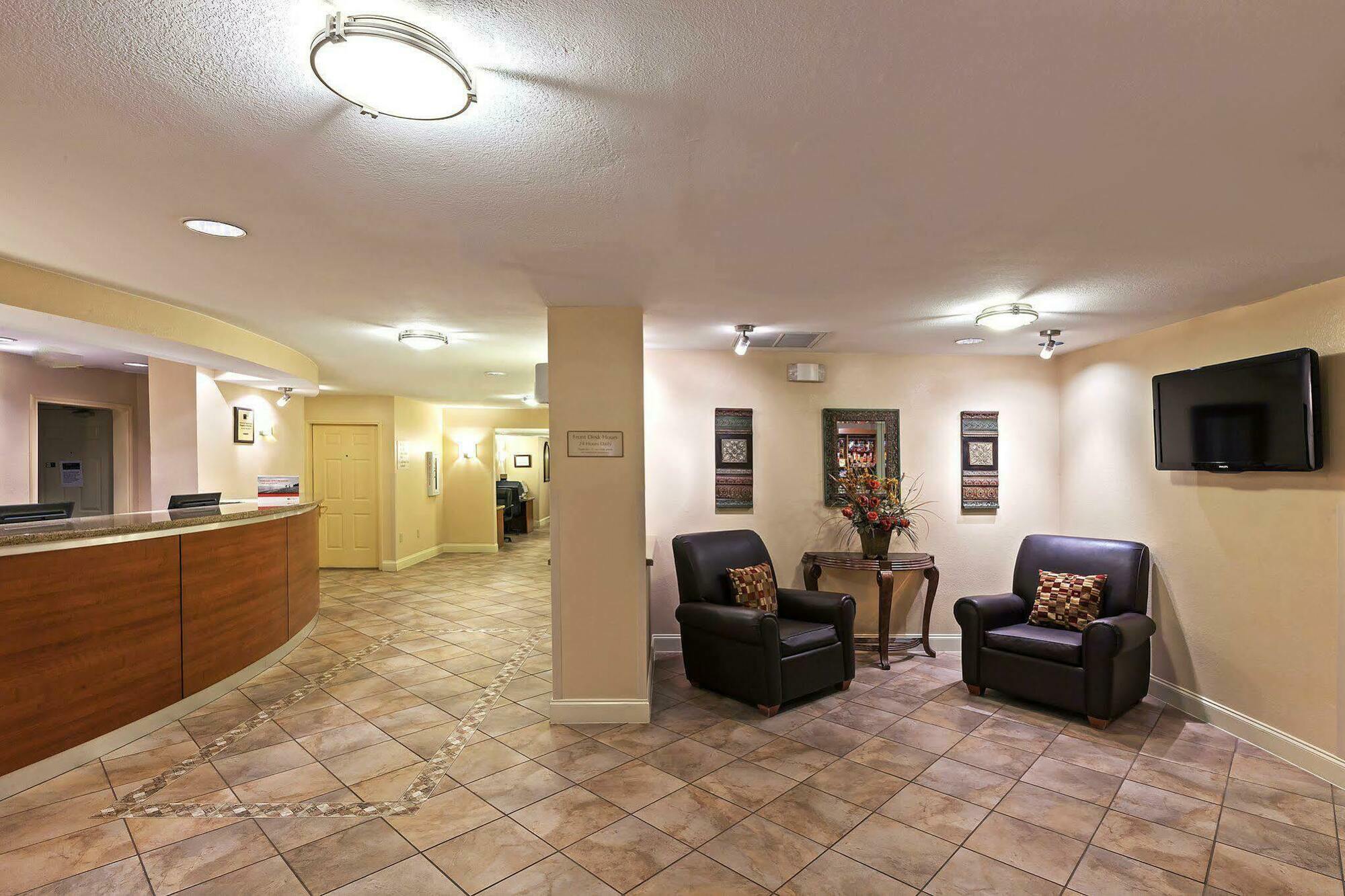 Hotel Candlewood Market Center-love Field By Ihg