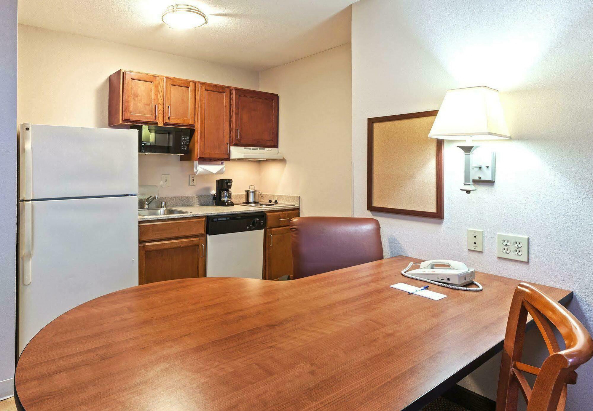 Candlewood Market Center-love Field By Ihg Dallas