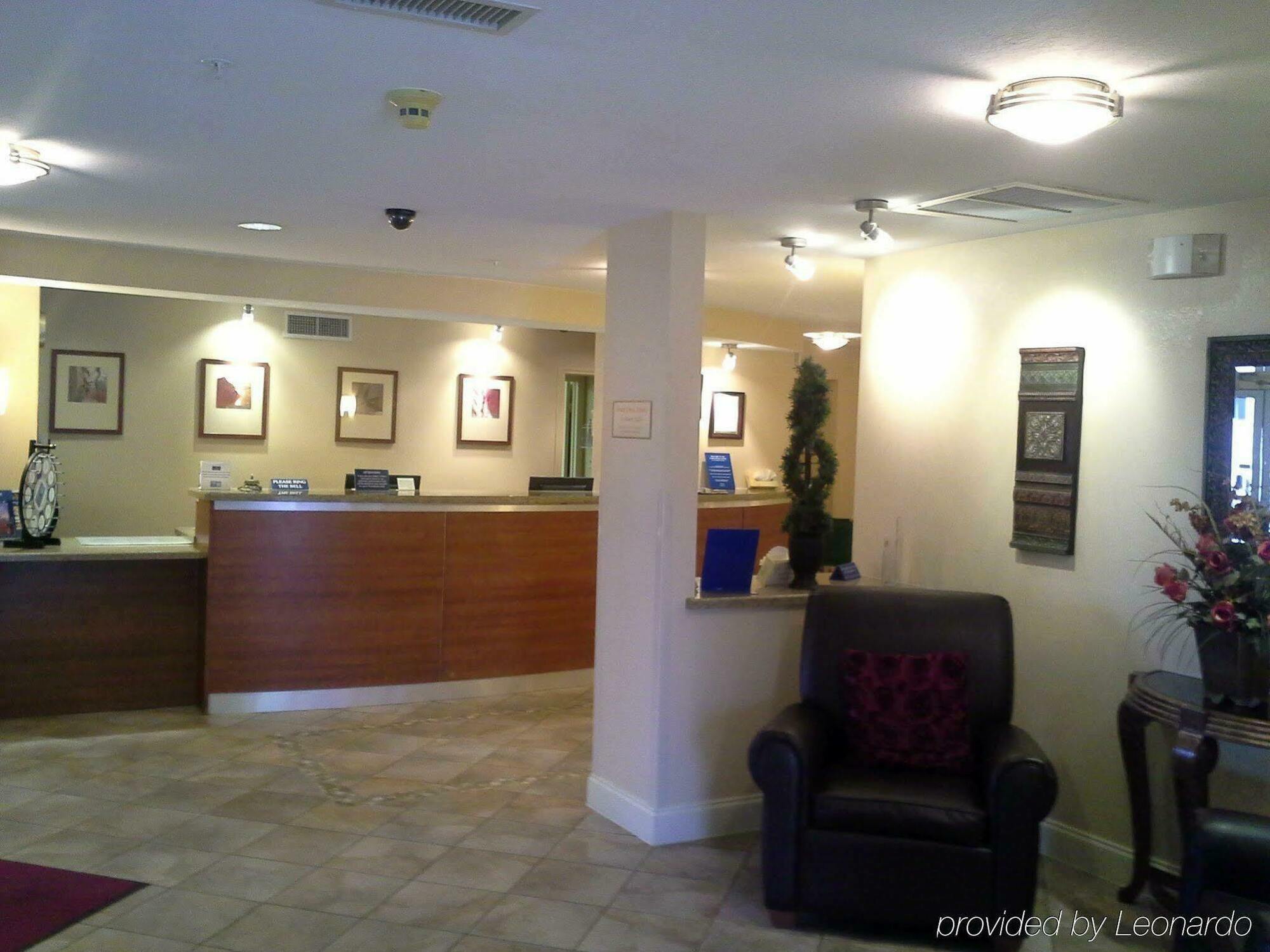 Candlewood Market Center-love Field By Ihg Hotel Dallas