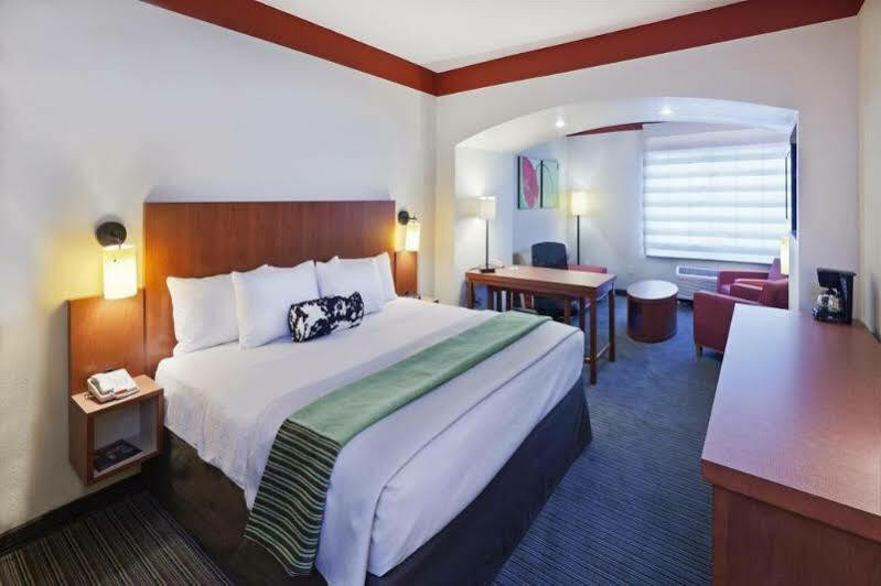 Hotel La Quinta By Wyndham Field 3*