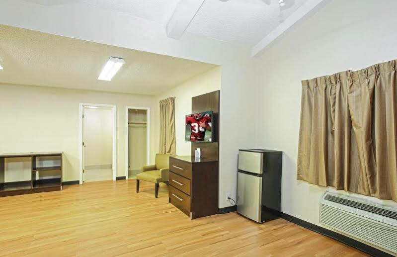 Red Roof North - Park Motel 2*