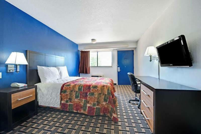 Hotel Field