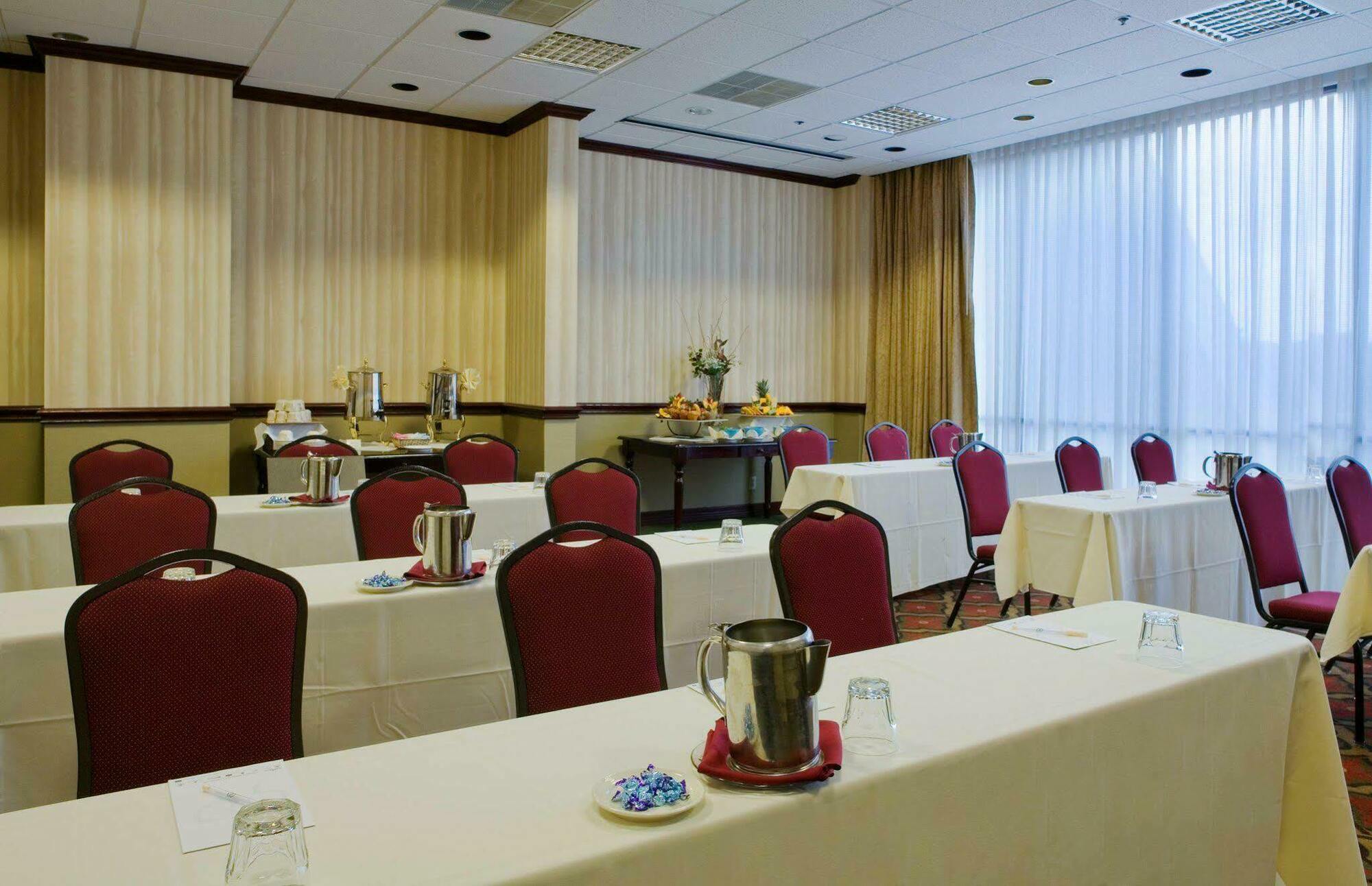 Doubletree By Hilton Near The Galleria 3*