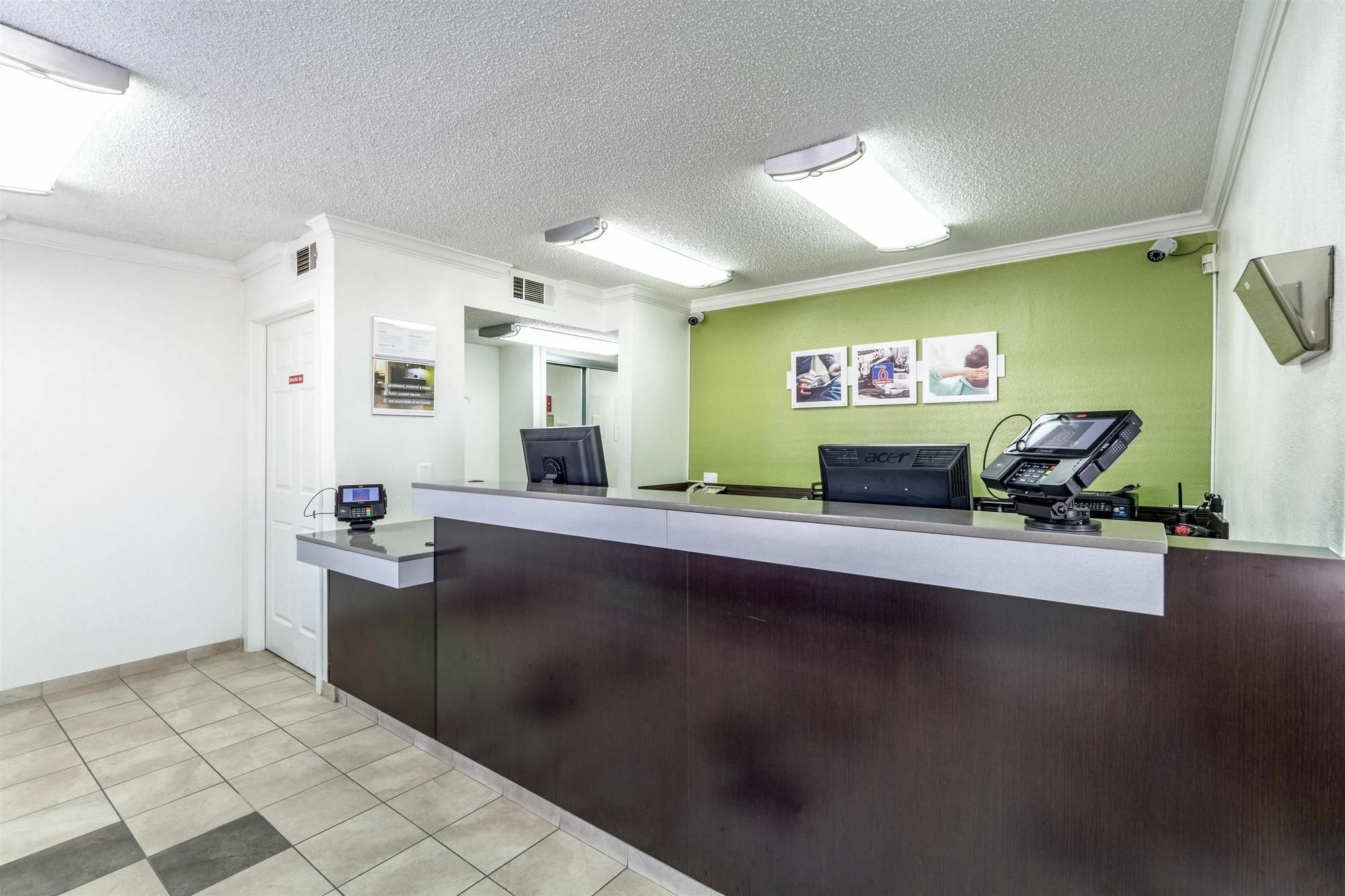 Hotel 6-dallas, Tx - Northwest