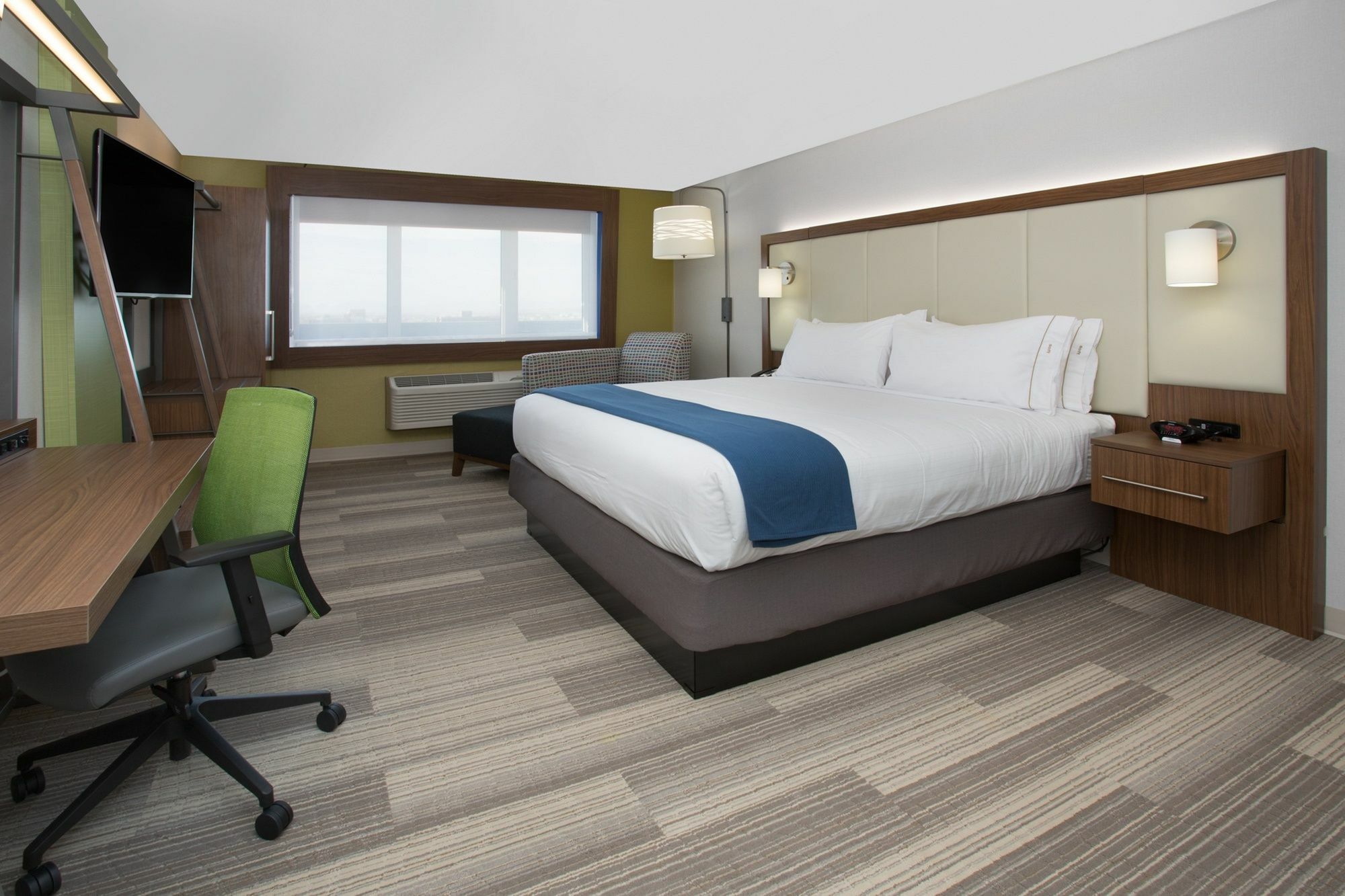 Express & - Nw Hwy - Field By Ihg Hotel