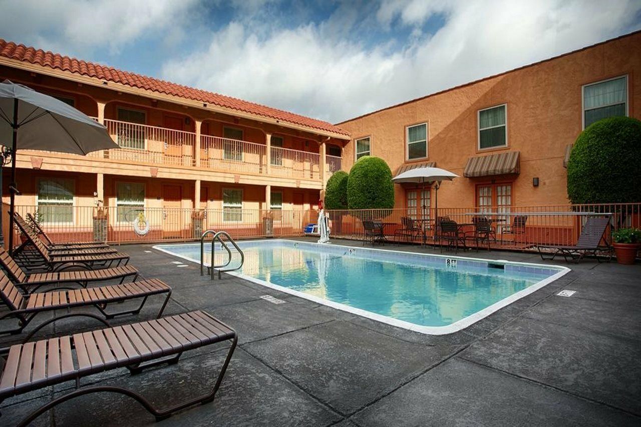 Hotel 6 Tx Downtown