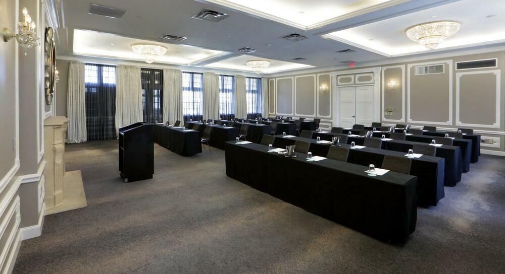 Le Meridien Dallas, The Stoneleigh 4*