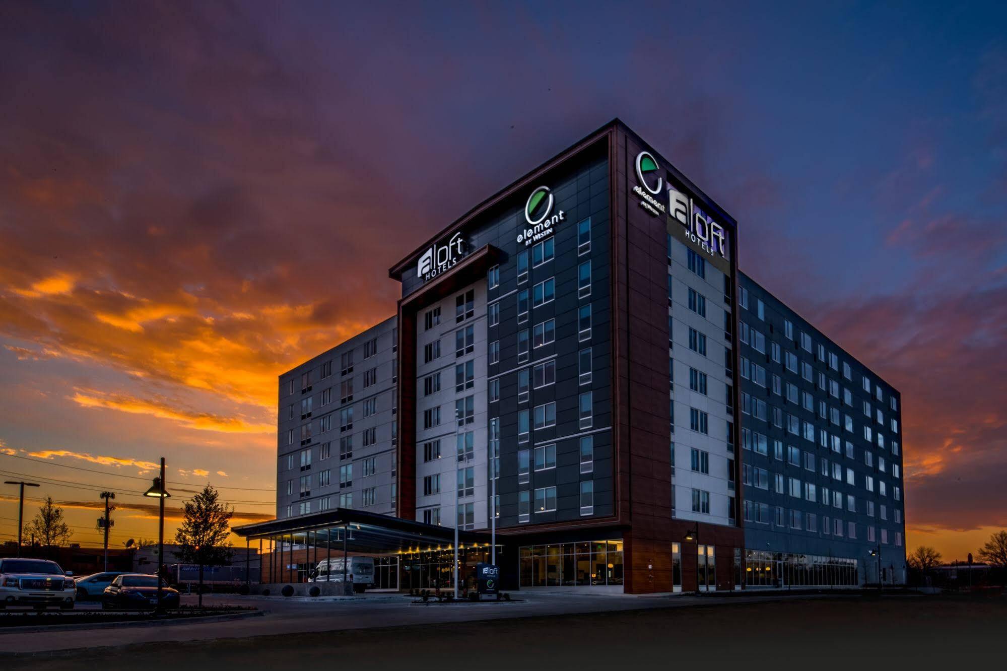 Hotel Aloft Field