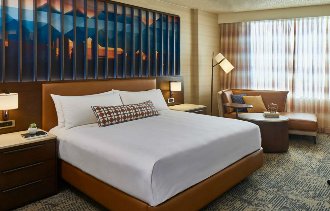 Renaissance Hotel 4*