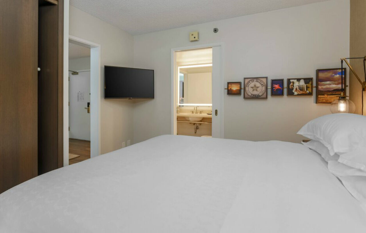 Sheraton Market Center 4*