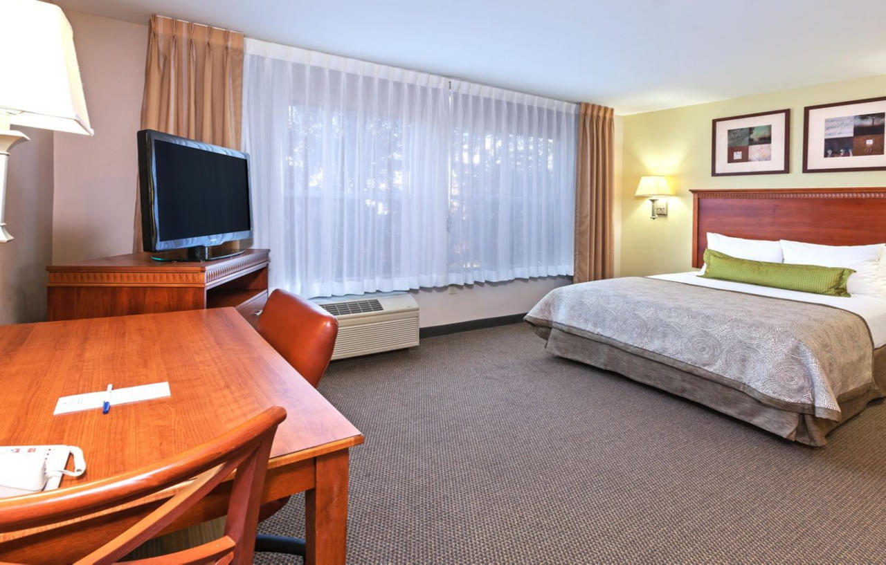 Candlewood Market Center-love Field By Ihg Hotel Dallas